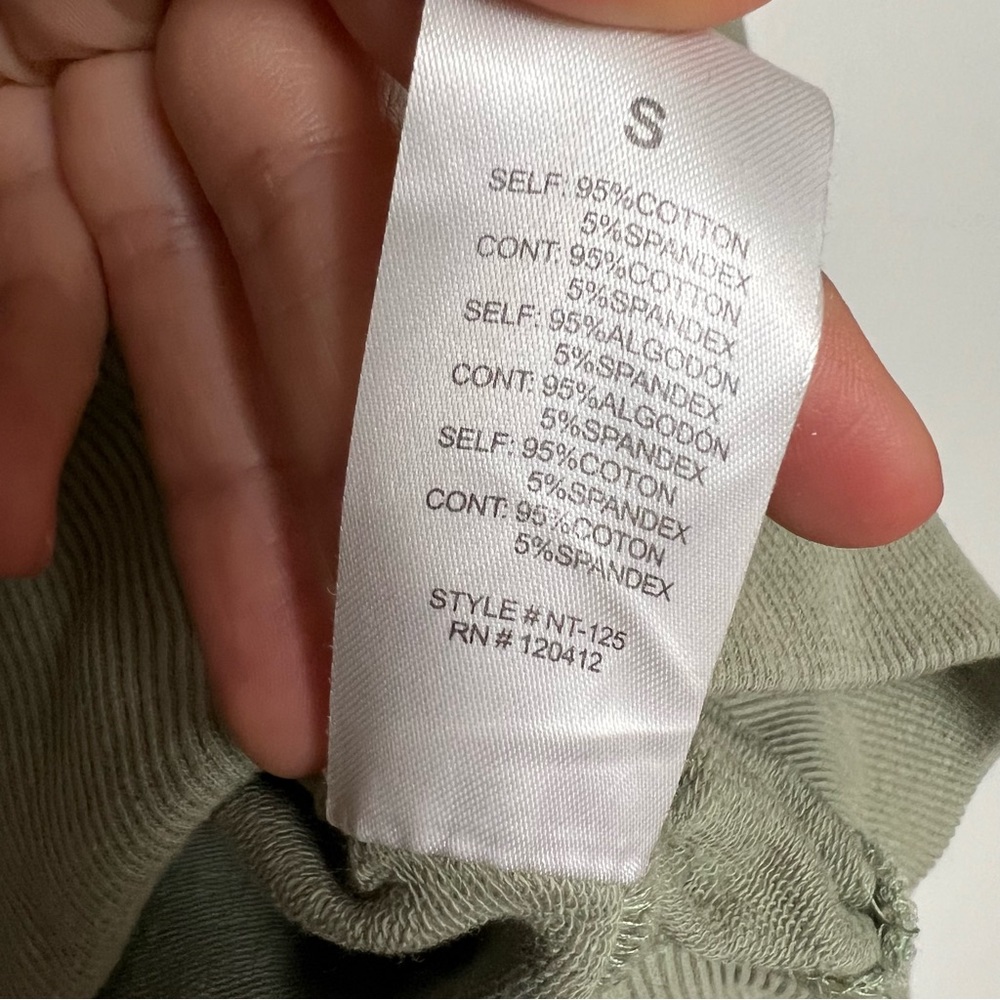 NIA the Label Olive Green Crew Neck Cropped Sweatshirt Sweater Size Small - Picture 3 of 4